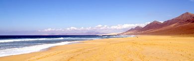 Scopri le spiagge delle Canarie approfittando delle offerte per le vacanze in famiglia a Fuerteventura!