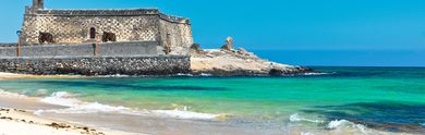 Iscriviti e prenota adesso le tue vacanze in famiglia ad Arrecife!
